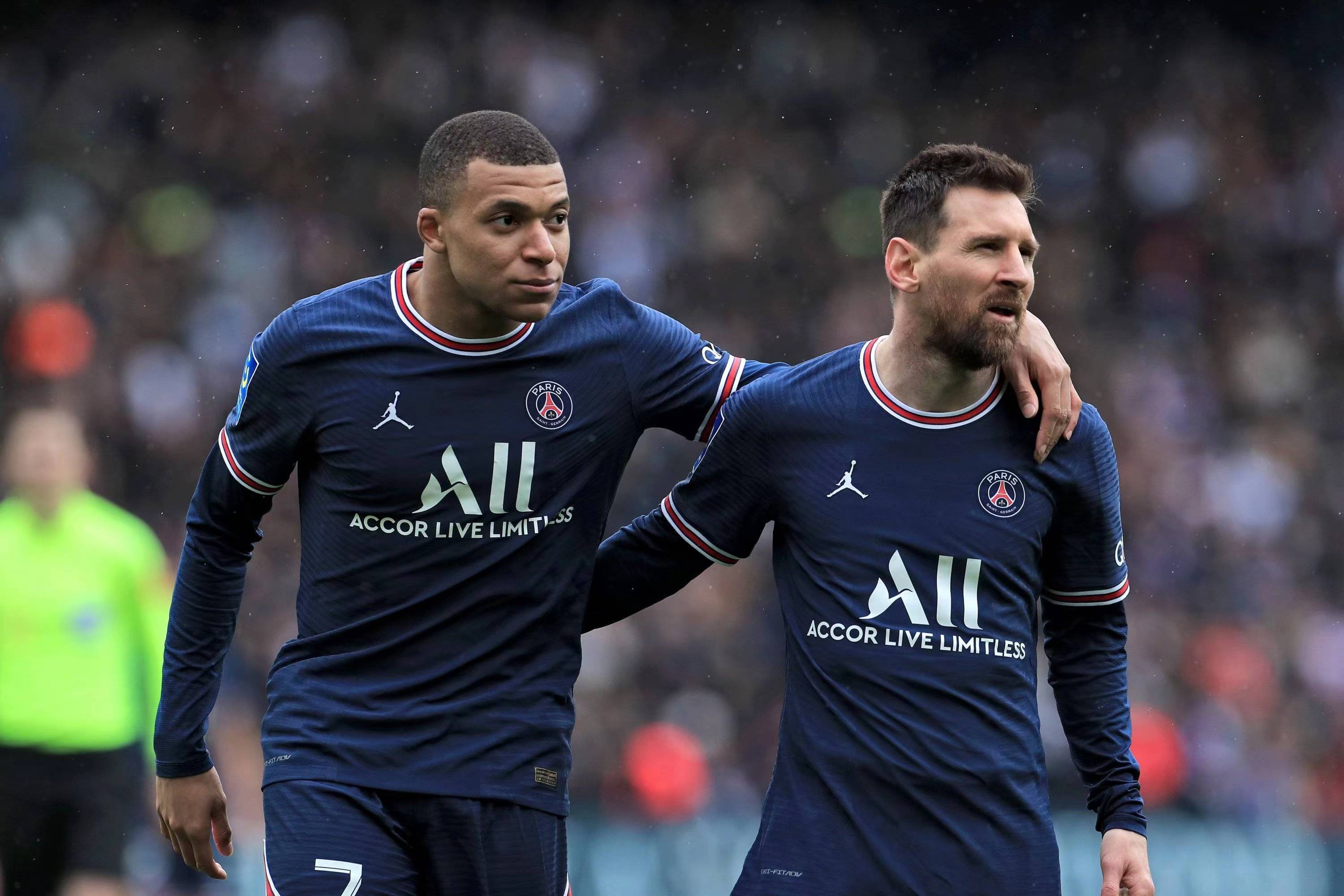 爱游戏体育官网-包含梅西与50激战切尔西分钟，反败为胜胜负难料！，杜兰特焦点对战赛场气氛高涨的词条